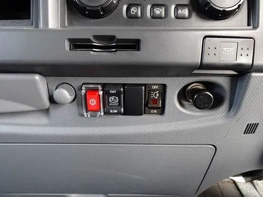 フォワード 2.7t ワイドベッド付 アルミウイング リアエアサス 210ps