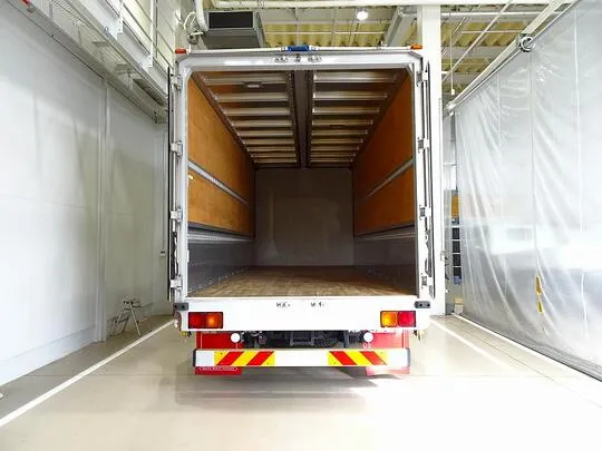 フォワード 2.7t ワイドベッド付 アルミウイング リアエアサス 210ps