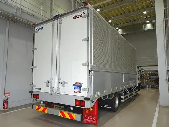 フォワード 2.7t ワイドベッド付 アルミウイング リアエアサス 210ps