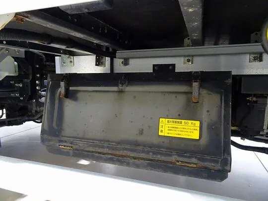 フォワード 2.7t ワイドベッド付 アルミウイング リアエアサス 210ps