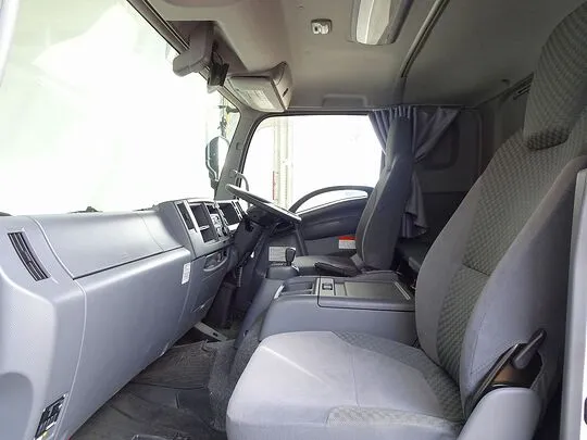 フォワード 2.7t ワイドベッド付 アルミウイング リアエアサス 210ps