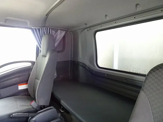 フォワード 2.7t ワイドベッド付 アルミウイング リアエアサス 210ps