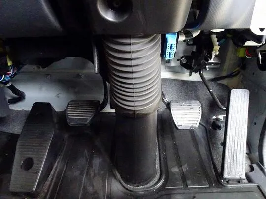 フォワード 7.3t 増トン ワイドベッド付 アルミウイング リアエアサス 240ps