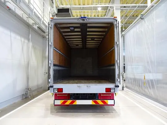 フォワード 7.3t 増トン ワイドベッド付 アルミウイング リアエアサス 240ps