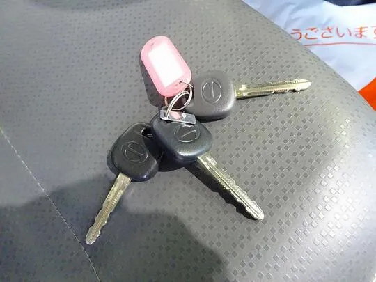 デュトロ 2t FJL 標準 平ボデー