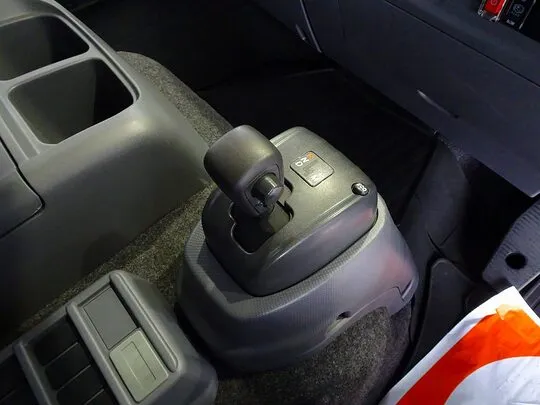 フォワード 2.7t ワイドベッド付 アルミウイング リアエアサス 210ps