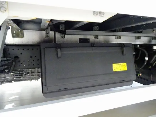 フォワード 2.7t ワイドベッド付 アルミウイング リアエアサス 210ps