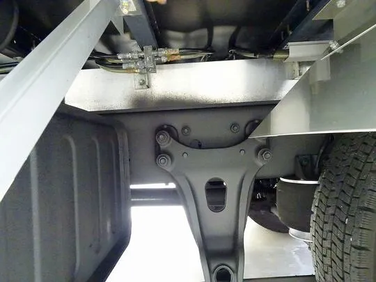 フォワード 2.7t ワイドベッド付 アルミウイング リアエアサス 210ps