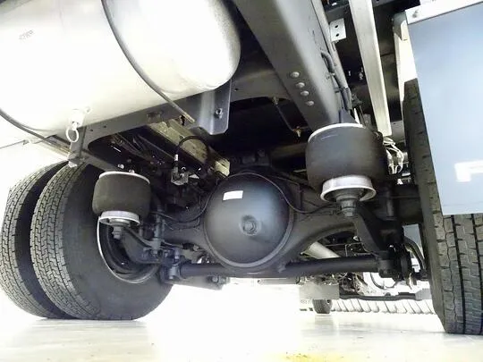 フォワード 2.7t ワイドベッド付 アルミウイング リアエアサス 210ps