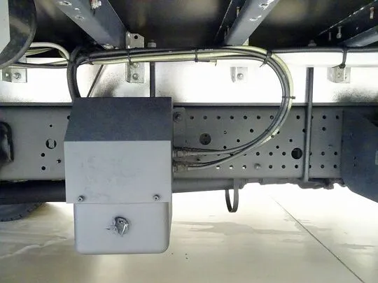 フォワード 2.7t ワイドベッド付 アルミウイング リアエアサス 210ps