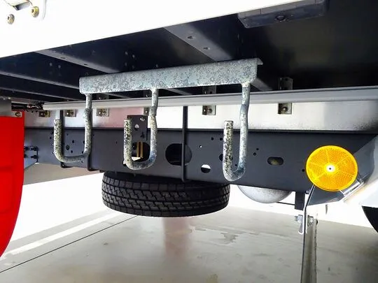 フォワード 2.7t ワイドベッド付 アルミウイング リアエアサス 210ps