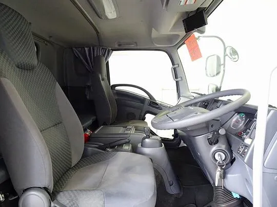 フォワード 2.7t ワイドベッド付 アルミウイング リアエアサス 210ps