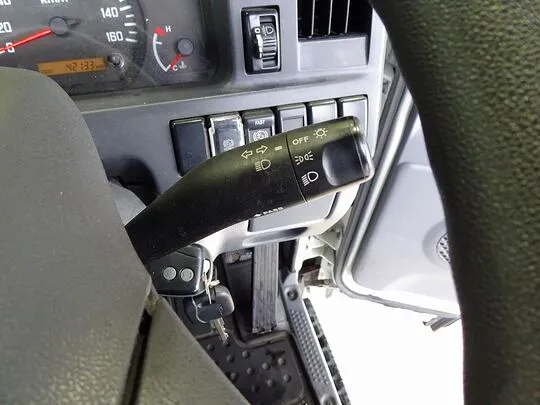 エルフ 2t FFL 標準 平ボデー 総重量5t未満