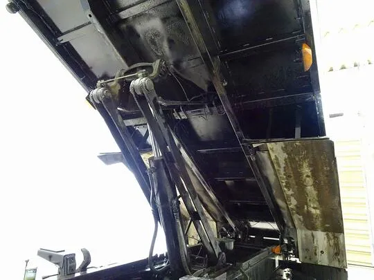 プロフィア 9.3t 3軸 2デフ ダンプ 380ps