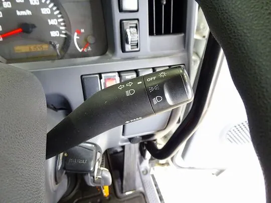 エルフ 1.75t FFL 標準 Wキャブ/標準ダンプ 総重量5t未満