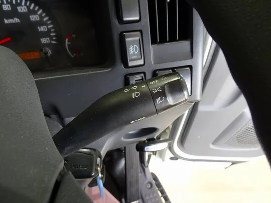 【年次点検済】エルフ 3t 高床 標準セミロング タダノ4段クレーン付