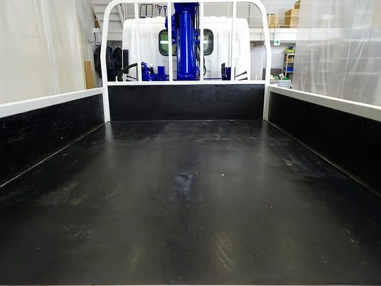 【年次点検済】エルフ 3t 高床 標準セミロング タダノ4段クレーン付