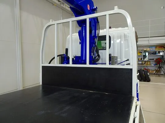 【年次点検済】エルフ 3t 高床 標準セミロング タダノ4段クレーン付