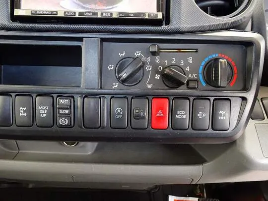 【年次点検済】デュトロ 2t 4WD FJL 標準セミロング タダノ4段クレーン付