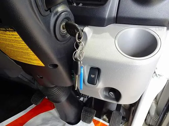 【年次点検済】デュトロ 2t 4WD FJL 標準セミロング タダノ4段クレーン付