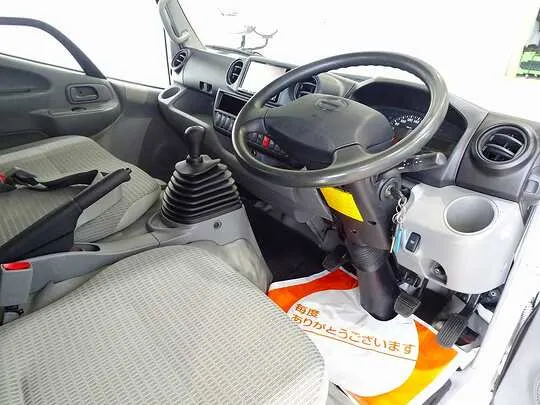 【年次点検済】デュトロ 2t 4WD FJL 標準セミロング タダノ4段クレーン付