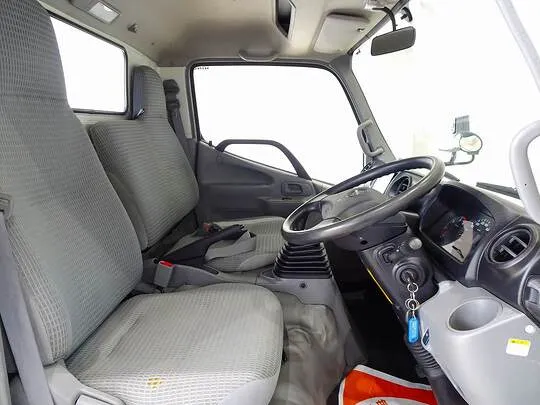 【年次点検済】デュトロ 2t 4WD FJL 標準セミロング タダノ4段クレーン付