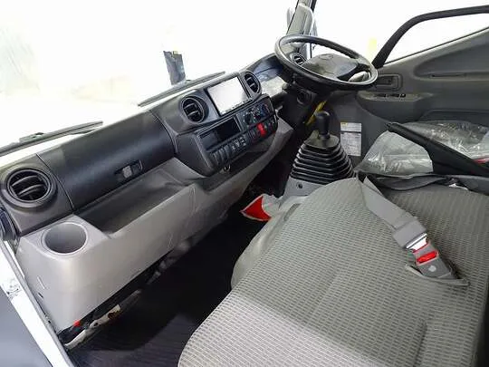 【年次点検済】デュトロ 2t 4WD FJL 標準セミロング タダノ4段クレーン付