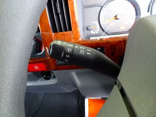 エルフ 2t FFL 標準 Wキャブ/垂直PG付 総重量5t未満