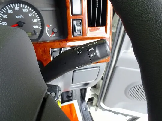 エルフ 2t FFL 標準 Wキャブ/垂直PG付 総重量5t未満