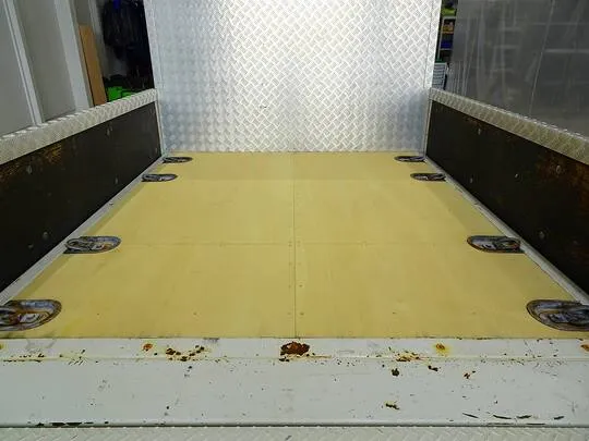 エルフ 2t FFL 標準 Wキャブ/垂直PG付 総重量5t未満