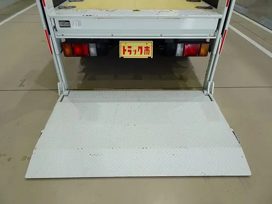 エルフ 2t FFL 標準 Wキャブ/垂直PG付 総重量5t未満