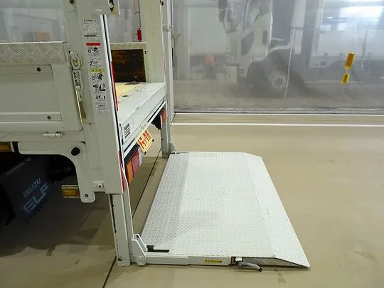 エルフ 2t FFL 標準 Wキャブ/垂直PG付 総重量5t未満