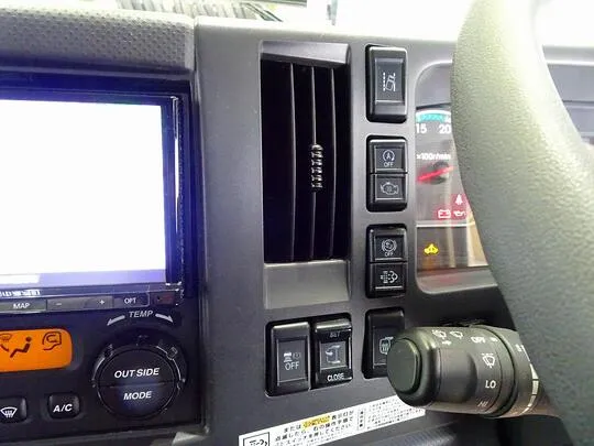 フォワード 3.75t 標準ベッドレス アルミブロック 平ボデー リアエアサス 210ps