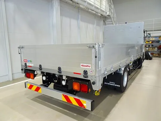 フォワード 3.75t 標準ベッドレス アルミブロック 平ボデー リアエアサス 210ps