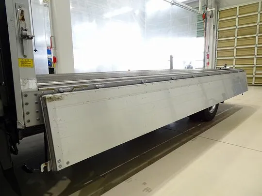 フォワード 3.75t 標準ベッドレス アルミブロック 平ボデー リアエアサス 210ps