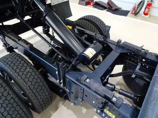 エルフ 1.75t FFL 標準 Wキャブ/標準ダンプ 総重量5t未満