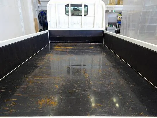 デュトロ 2t 4WD FJL 標準 平ボデー