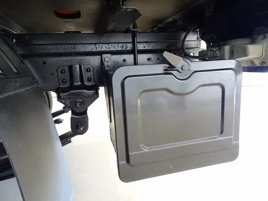 デュトロ 2t 4WD FJL 標準 平ボデー