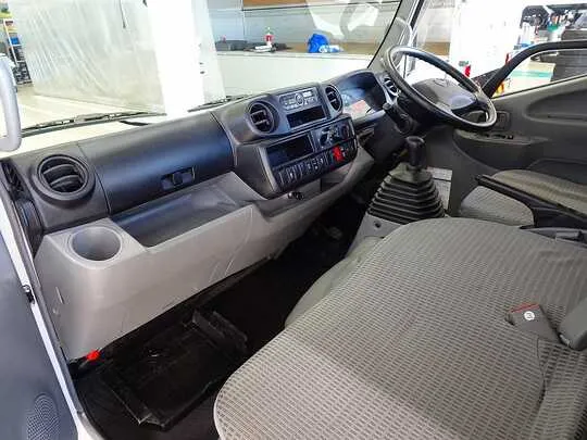 デュトロ 2t 4WD FJL 標準 平ボデー