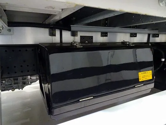 フォワード 7.3t 増トン ワイドベッド付 アルミウイング リアエアサス 240ps