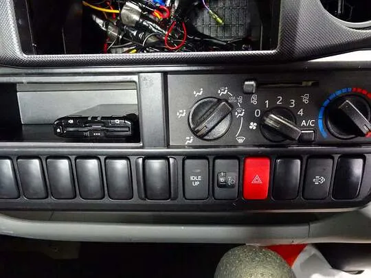 ダイナ 1.25t 4WD FJL Sタイヤ 平ボデー