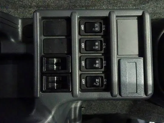 フォワード 2.25t ワイドベッド付 アルミウイング マルチゲート付 リアエアサス 240ps