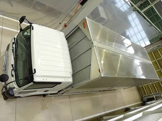 フォワード 2.25t ワイドベッド付 アルミウイング マルチゲート付 リアエアサス 240ps