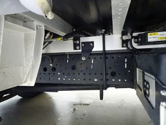 フォワード 2.25t ワイドベッド付 アルミウイング マルチゲート付 リアエアサス 240ps