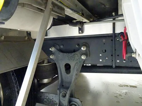 フォワード 2.25t ワイドベッド付 アルミウイング マルチゲート付 リアエアサス 240ps