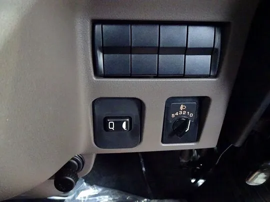 キャンター 3t 4No. 全低床 垂直P/G付 未使用車