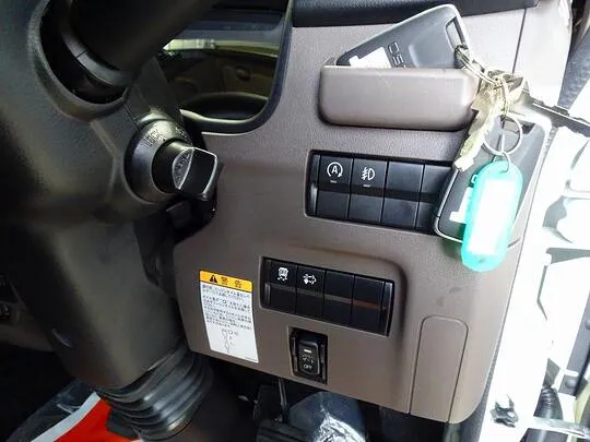 キャンター 3t 4No. 全低床 垂直P/G付 未使用車