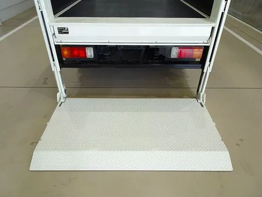 デュトロ 2t 4WD FJL 標準 垂直P/G付