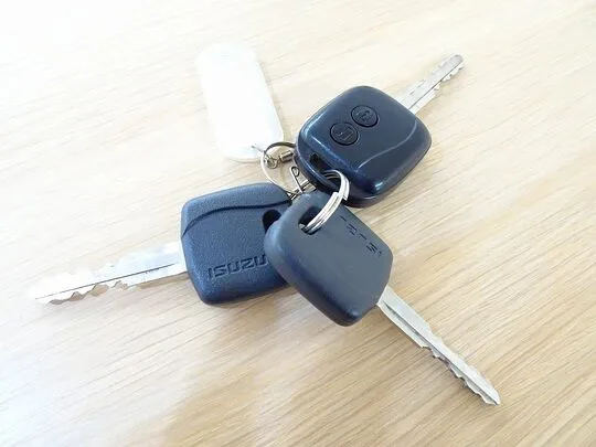 フォワード 2.25t ワイドベッド付 アルミウイング マルチゲート付 リアエアサス 240ps