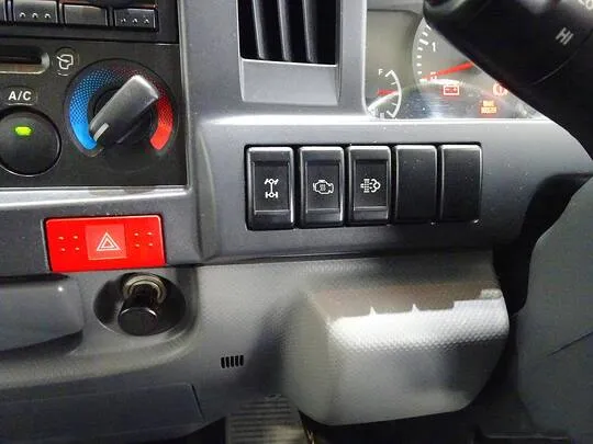 エルフ 1.5t 4WD FFL Sタイヤ 平ボデー